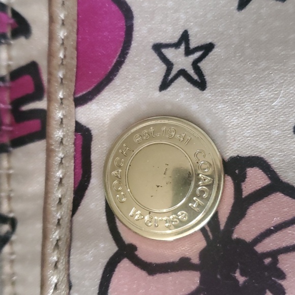 Coach - Picture 2 of 4